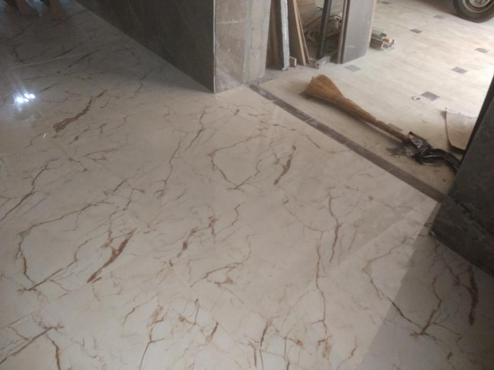 Применяется в основном на мозаике и мраморе.
